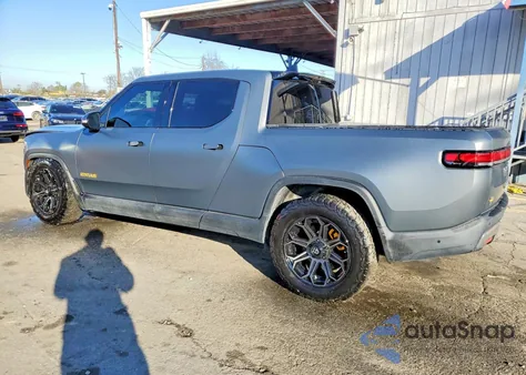 2022 Rivian R1T Adventure z USA, uszkodzony, nr VIN 7FCTGAAA8NN007692